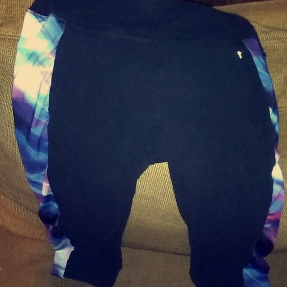 A bunch of clothes - Picture 3 of 8